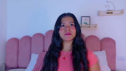 Snapshot of ahslyevans__ chatting on 10, 5, 2026 AHSLY online show from 10, 5, 2026