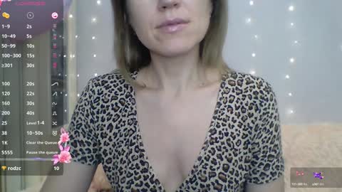 Snapshot of ahtena chatting on 22, 12, 2024 Ahtena online show from 22, 12, 2024