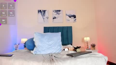 Ahvi Ebony online show from 14, 12, 2024