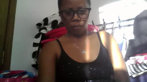 Snapshot of aicha_boobs chatting on 17, 5, 2026 Aicha boobs online show from 17, 5, 2026