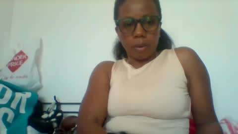 Snapshot of aicha_boobs chatting on 16, 6, 2026 Aicha boobs online show from 16, 6, 2026