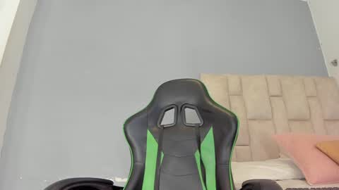 karoline  online show from 30, 12, 2024