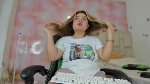 karoline  online show from 7, 10, 2025