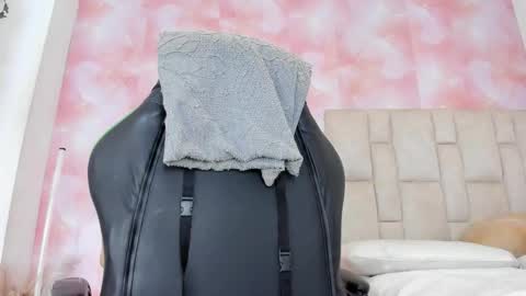 karoline  online show from 12, 2, 2026