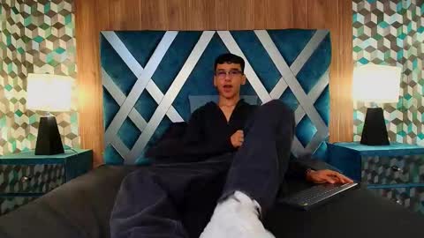 Snapshot of aiden_royce chatting on 11, 9, 2025 aiden_royce online show from 11, 9, 2025