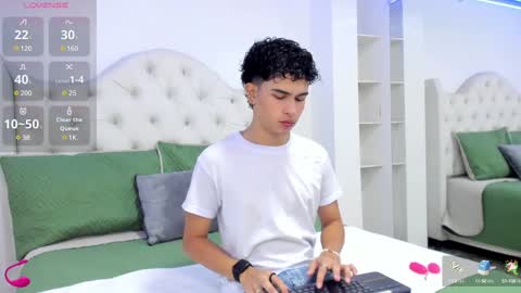 Aiden  online show from 30, 1, 2025