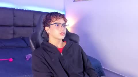 Aiden  online show from 17, 10, 2025