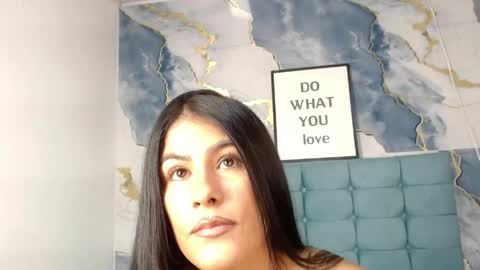 Snapshot of aiilynn_1 chatting on 21, 4, 2026 Ailyn online show from 21, 4, 2026