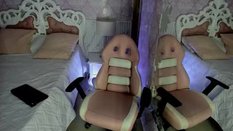   online show from 26, 11, 2025