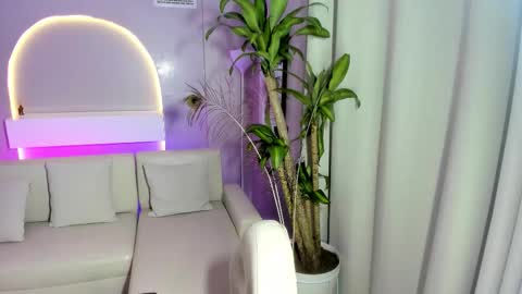   online show from 14, 12, 2025