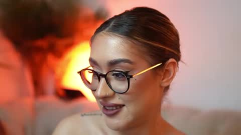 Snapshot of aileenaxa chatting on 21, 4, 2026 Aileen online show from 21, 4, 2026