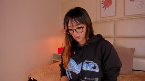 Aily Yozuko online show from 19, 12, 2025