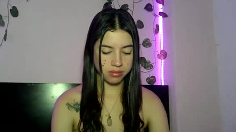 Snapshot of aine_ileana chatting on 12, 12, 2024 J online show from 12, 12, 2024