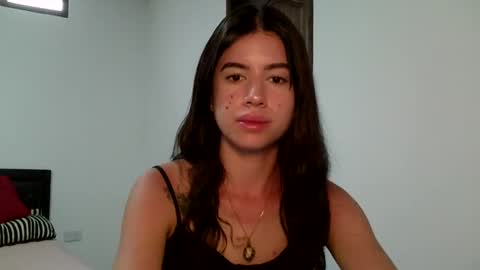 Snapshot of aine_ileana chatting on 8, 9, 2025 J online show from 8, 9, 2025