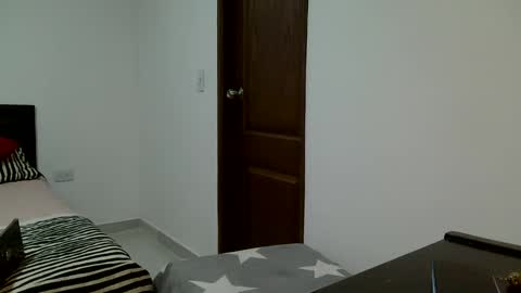 Snapshot of aine_ileana chatting on 12, 9, 2025 J online show from 12, 9, 2025