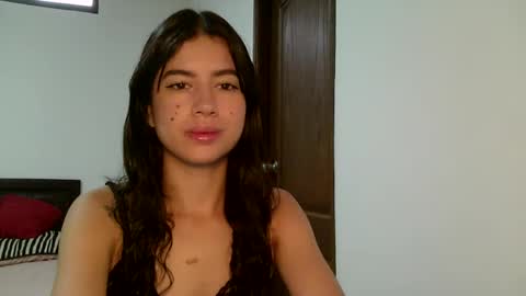 Snapshot of aine_ileana chatting on 21, 9, 2025 J online show from 21, 9, 2025