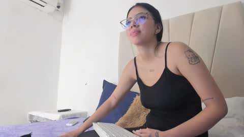 Ainoa  online show from 11, 10, 2025