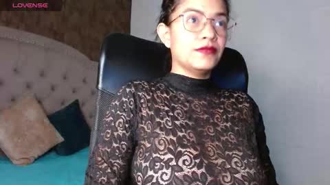 aisha__cambell online show from 3, 11, 2025