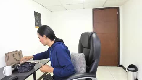 Aisha online show from 30, 3, 2026