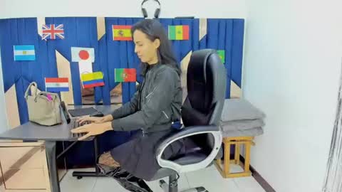Snapshot of aisha_hotts777 chatting on 29, 6, 2026 Aisha online show from 29, 6, 2026