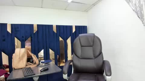 Snapshot of aisha_hotts777 chatting on 25, 7, 2026 Aisha online show from 25, 7, 2026