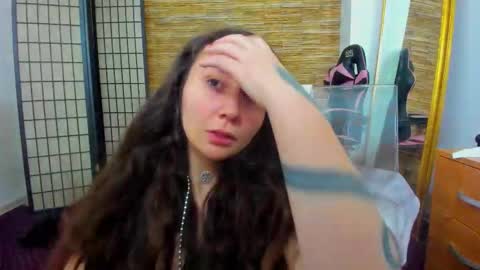 Aisha online show from 17, 12, 2025