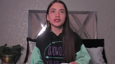 little aitana  online show from 6, 2, 2025