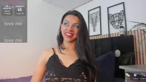 Snapshot of aitanna_garciia chatting on 21, 10, 2025 Aitana Garcia online show from 21, 10, 2025