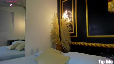 Aixa Burgos online show from 15, 10, 2025