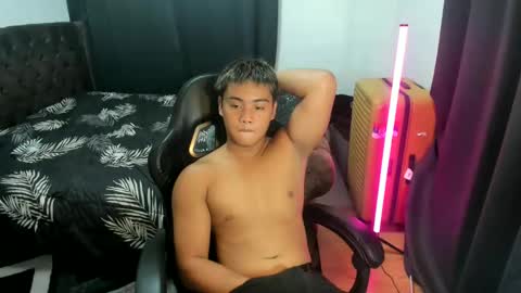 Snapshot of aizawa194624 chatting on 5, 5, 2026 aizawa194624 online show from 5, 5, 2026