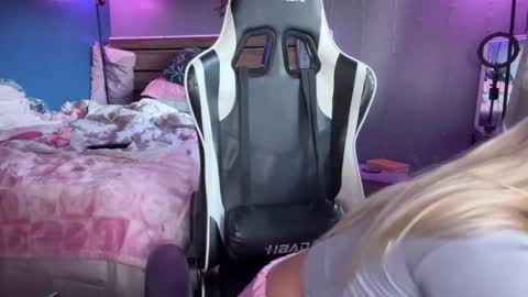 AJ online show from 3, 4, 2026