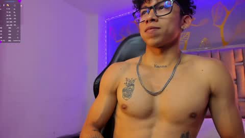 Snapshot of akazaboy chatting on 4, 12, 2024 akazaboy online show from 4, 12, 2024
