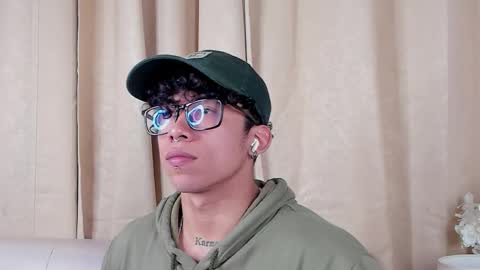 Snapshot of akazaboy chatting on 2, 3, 2026 akazaboy online show from 2, 3, 2026