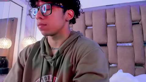 akazaboy online show from 4, 3, 2026