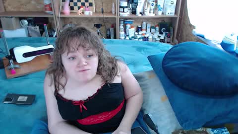 Snapshot of akindmodel chatting on 8, 10, 2025 Natalie online show from 8, 10, 2025