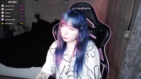 akirahartyx online show from 12, 10, 2025