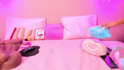 Alahia  online show from 25, 1, 2025