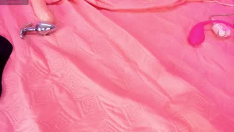 Alahia  online show from 12, 2, 2025