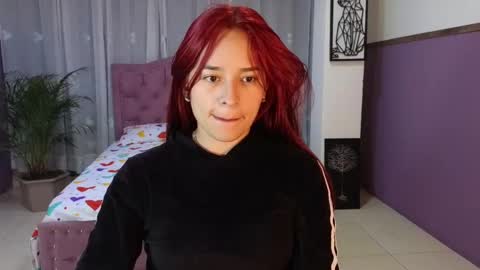Snapshot of alaia_skater chatting on 8, 10, 2025 Alaia Skater online show from 8, 10, 2025