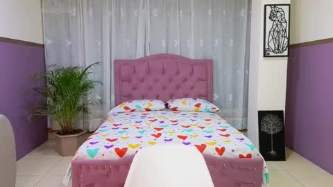 Alaia Skater online show from 27, 10, 2025