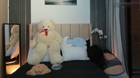 Snapshot of alaiasmile_ chatting on 22, 7, 2026 online show from 22, 7, 2026