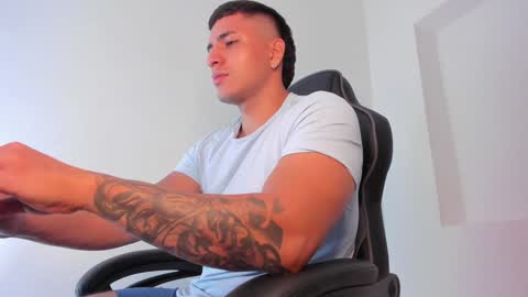 Snapshot of alan_muscle chatting on 6, 2, 2025 Alan online show from 6, 2, 2025