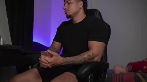 Snapshot of alan_muscle chatting on 28, 10, 2025 Alan online show from 28, 10, 2025