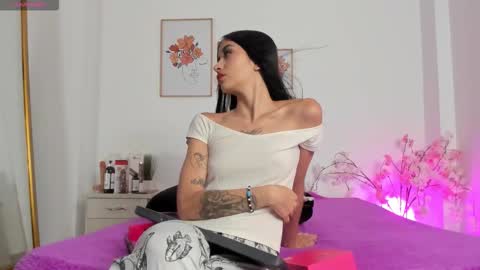 alana  online show from 5, 11, 2025