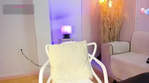 Snapshot of alana__rossetti chatting on 7, 7, 2026 Alana online show from 7, 7, 2026