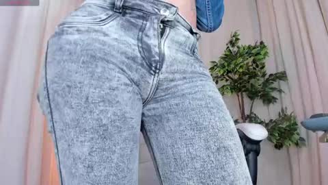 Alana silvana online show from 7, 3, 2025