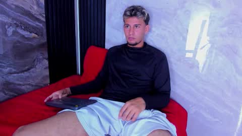 Snapshot of alann_smith_ chatting on 20, 10, 2025 Alan Smith online show from 20, 10, 2025