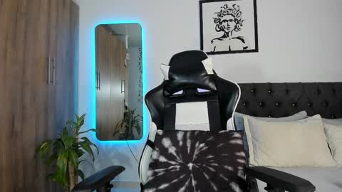 alannaughty_ online show from 14, 5, 2026