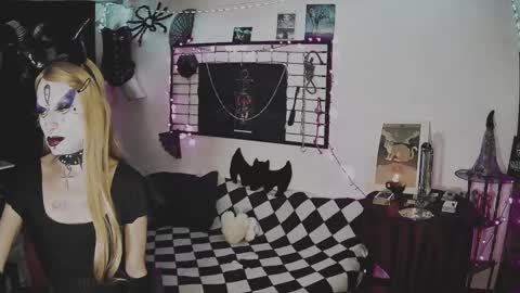 Mistic witch online show from 28, 2, 2025