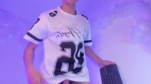 Snapshot of ale_aurarashii chatting on 24, 7, 2026 Ale aurarashii online show from 24, 7, 2026